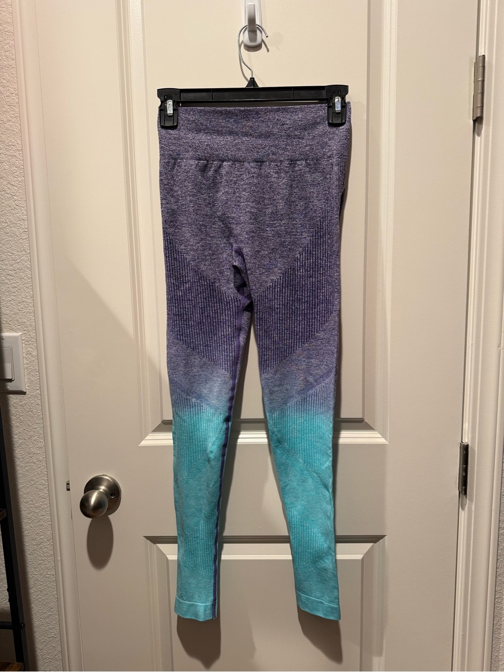 Halara High Waisted Gradient Leggings - Picture 4 of 6